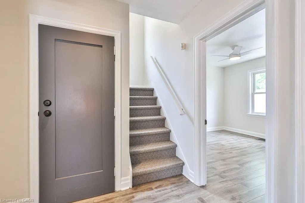 256 Walter Avenue S