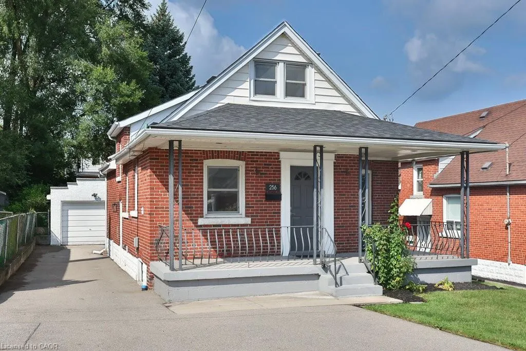 256 Walter Avenue S