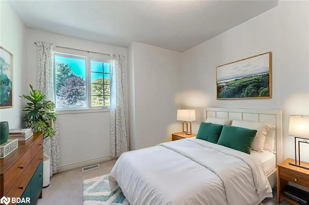 239 Simcoe Street