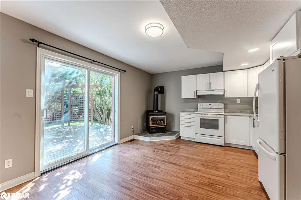 239 Simcoe Street