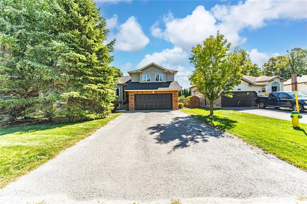 239 Simcoe Street