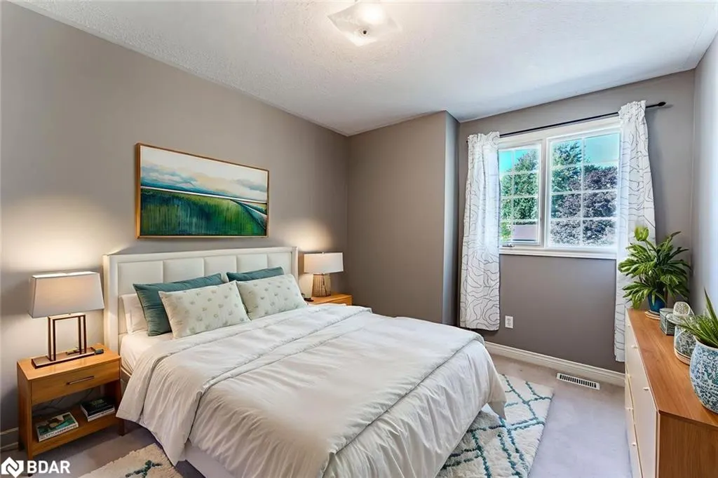 239 Simcoe Street