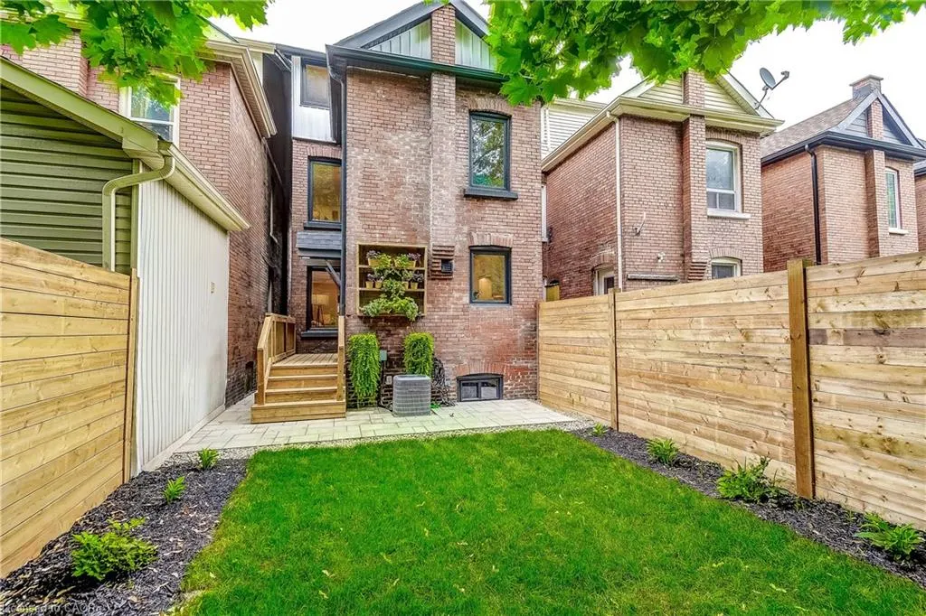 32 Cumberland Avenue