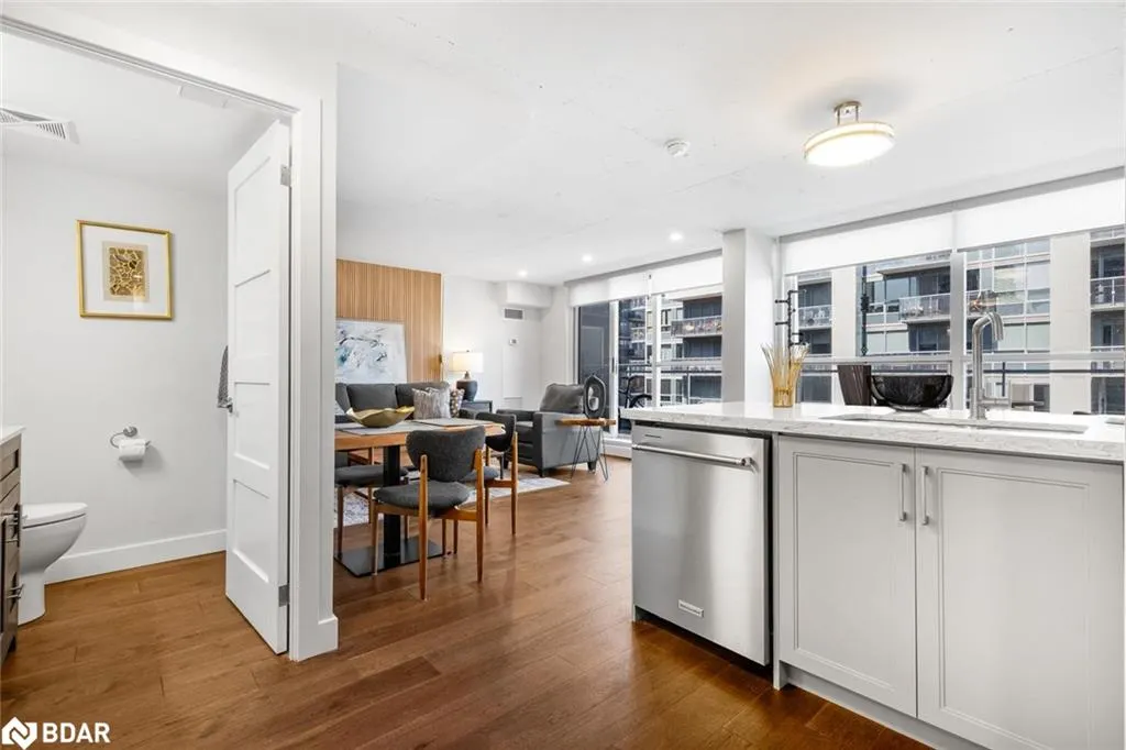 1029 King Street W, #826