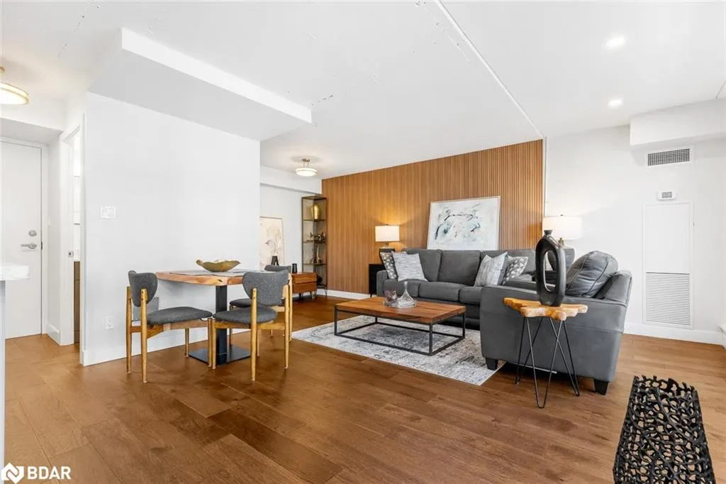 1029 King Street W, #826