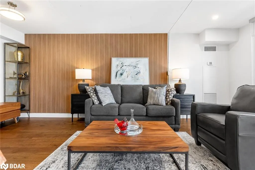 1029 King Street W, #826