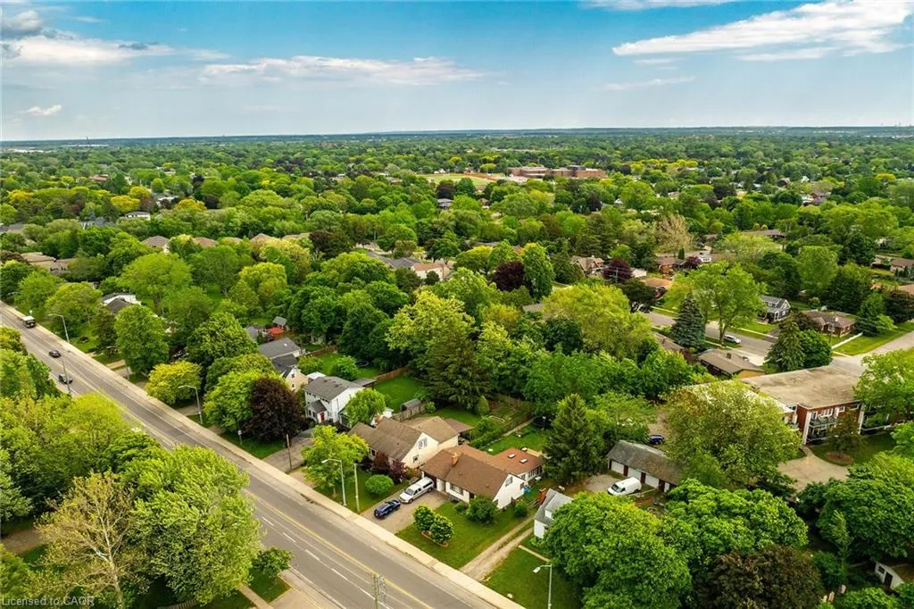 148 Lakeshore Road