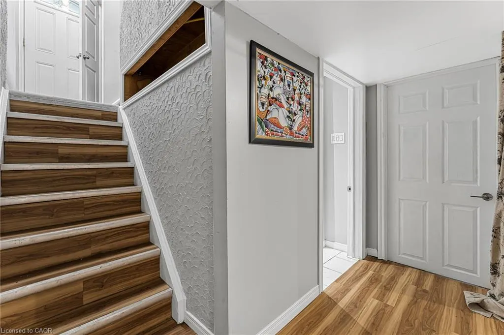 27 Locke Avenue