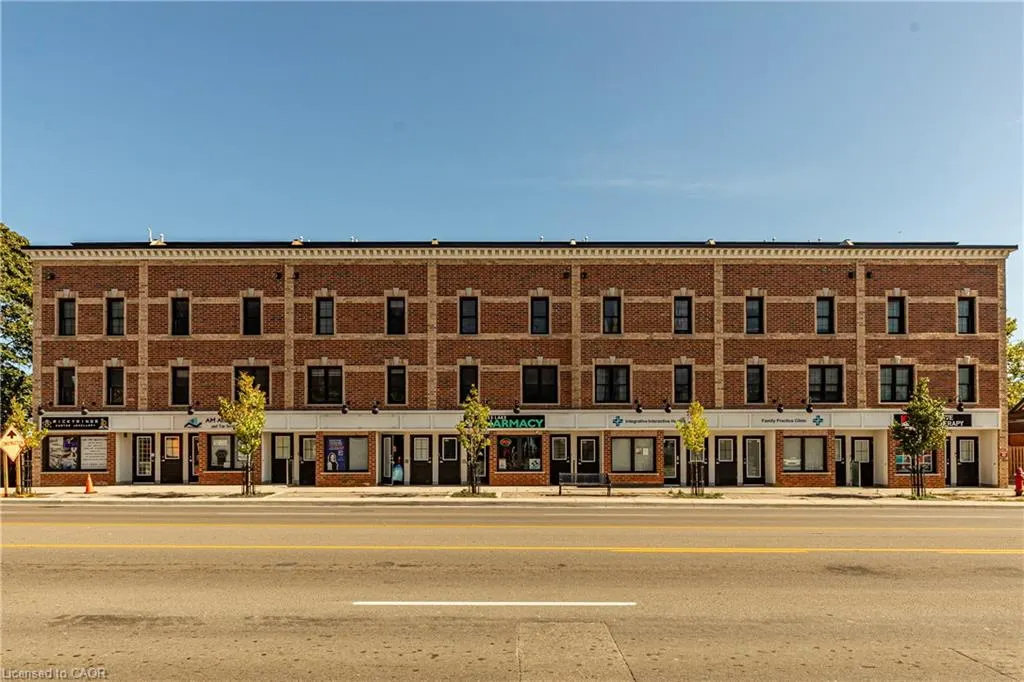760 Lakeshore Road E, #207
