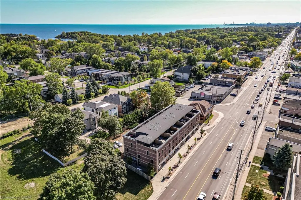 760 Lakeshore Road E, #207