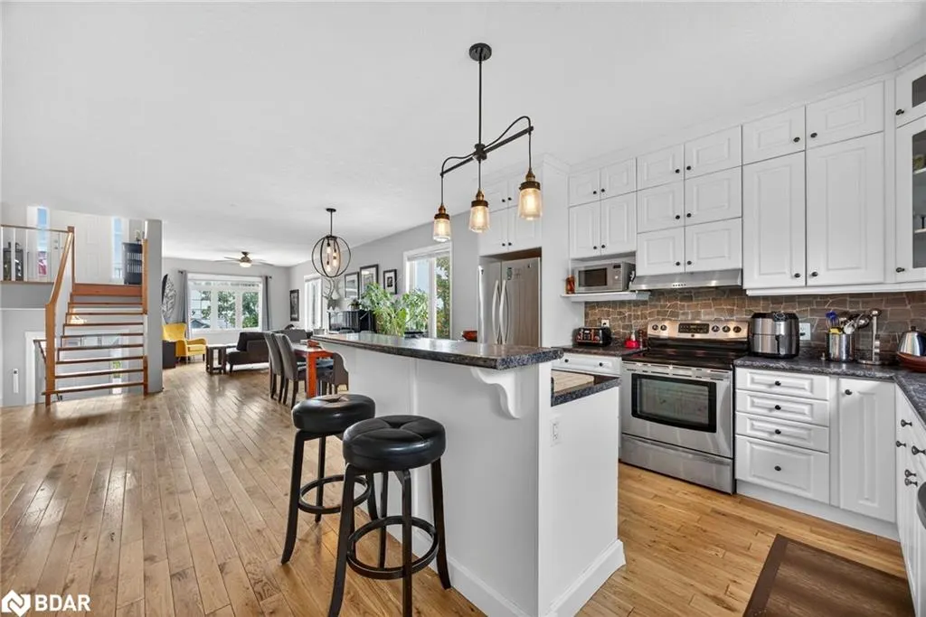 2258 Lakeshore Road E