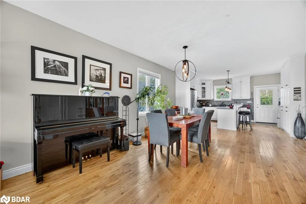 2258 Lakeshore Road E