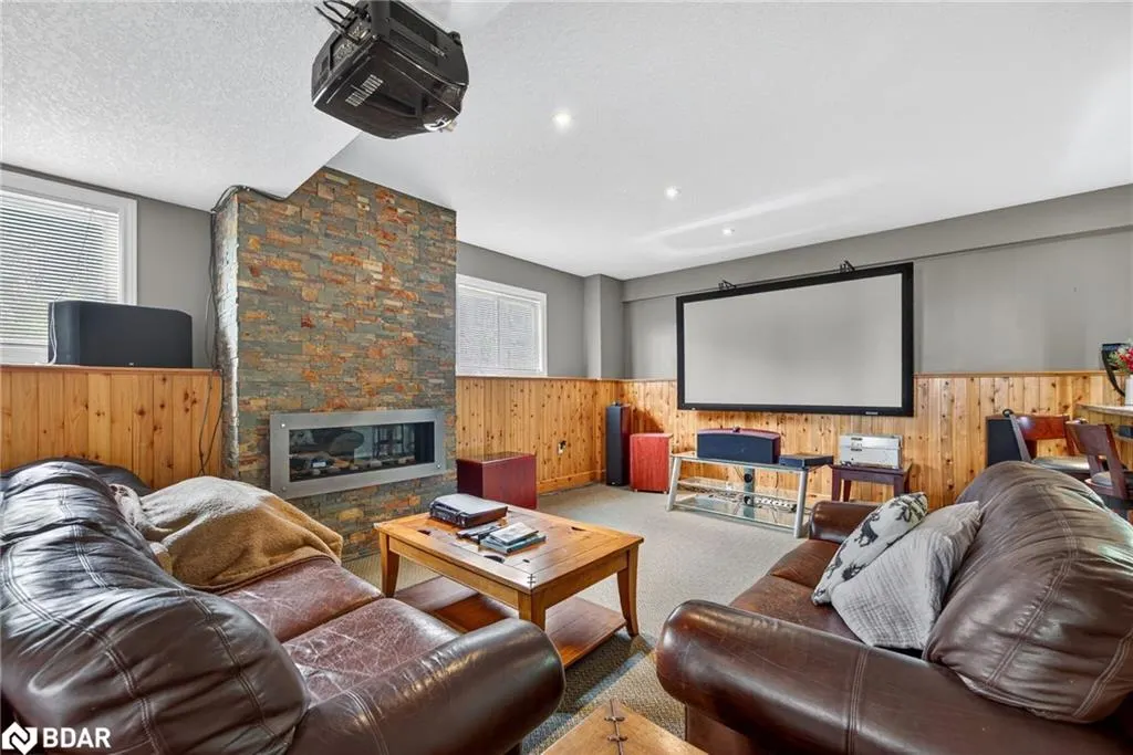 2258 Lakeshore Road E