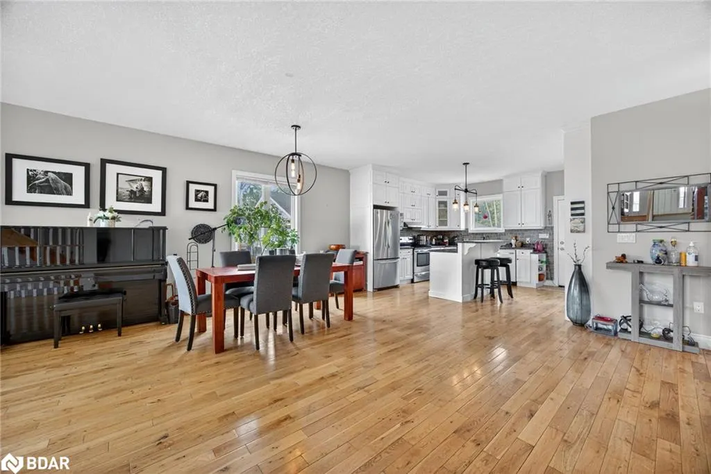 2258 Lakeshore Road E