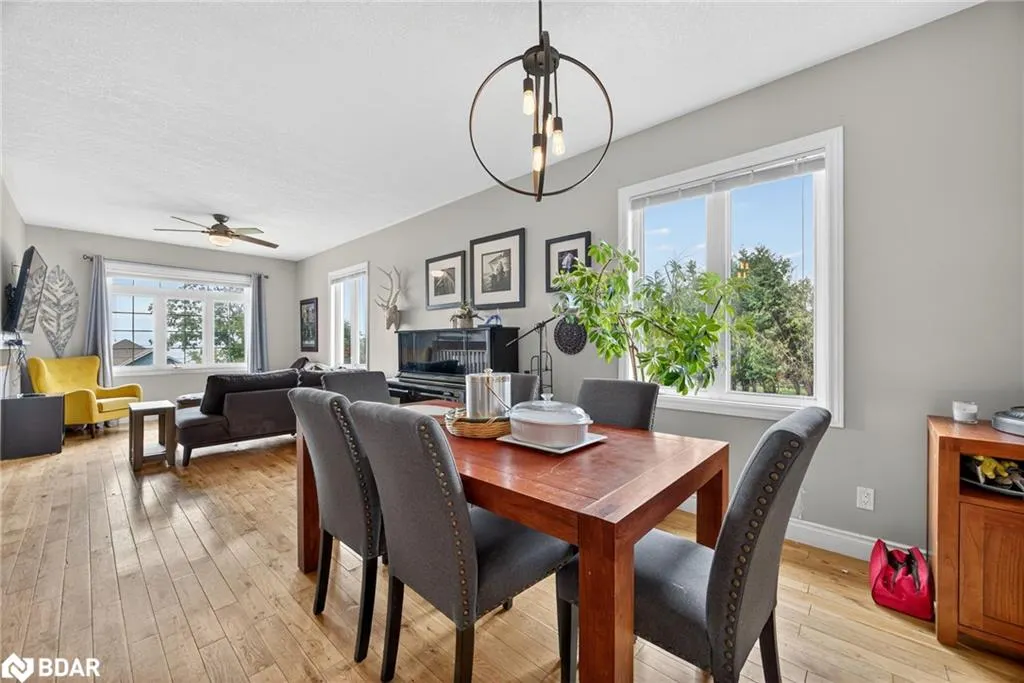 2258 Lakeshore Road E