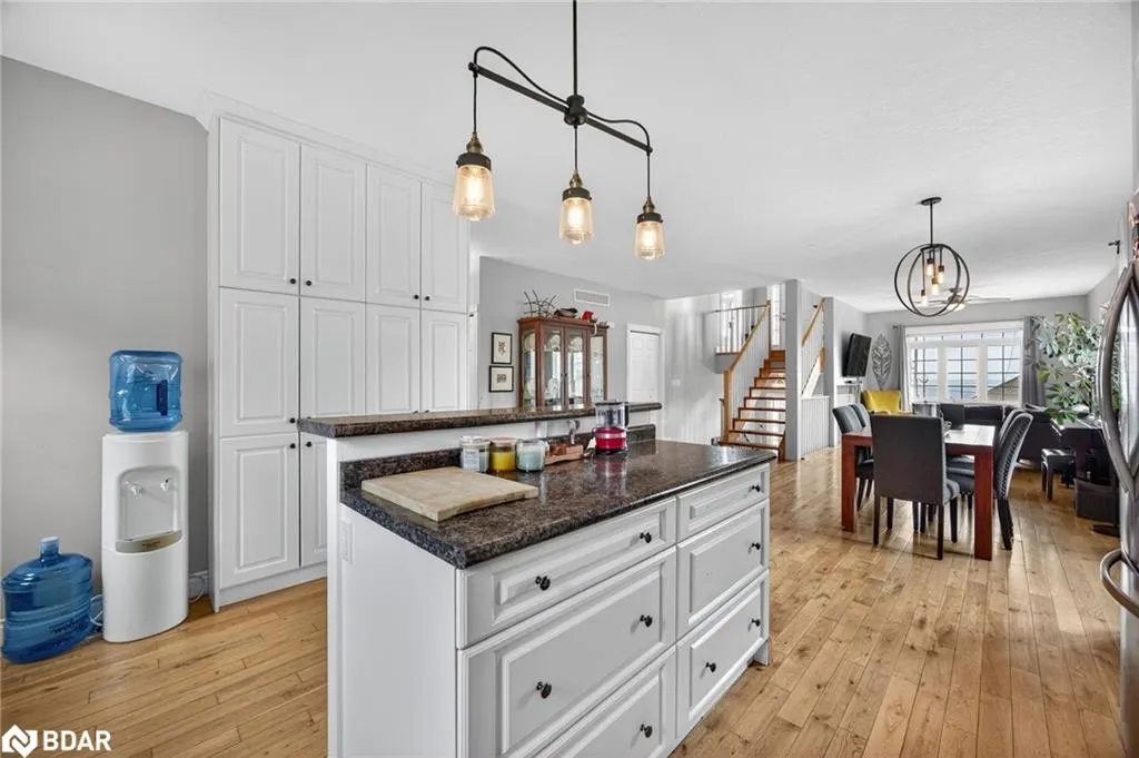 2258 Lakeshore Road E