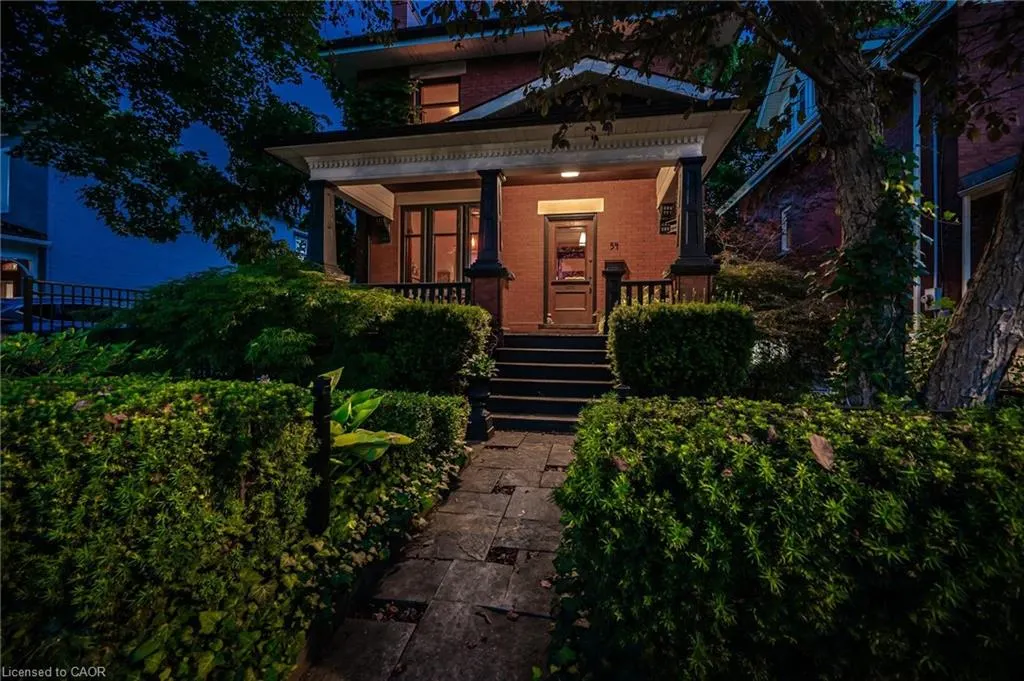 54 Clinton Street