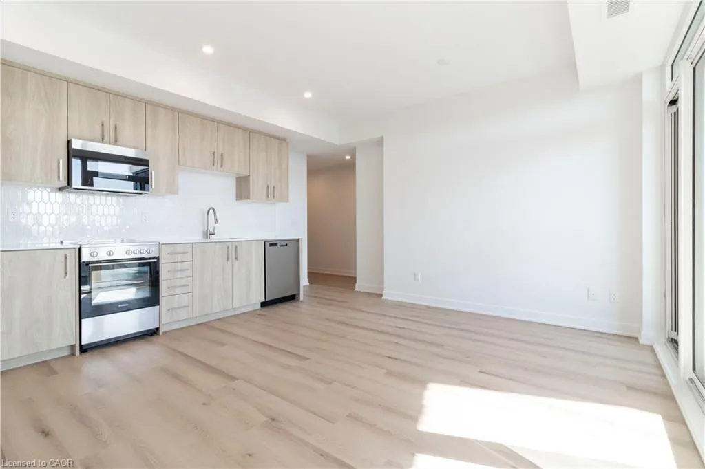 25 Wellington Street S, #1906