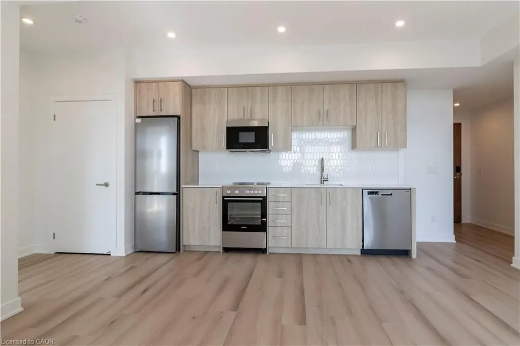 25 Wellington Street S, #1906