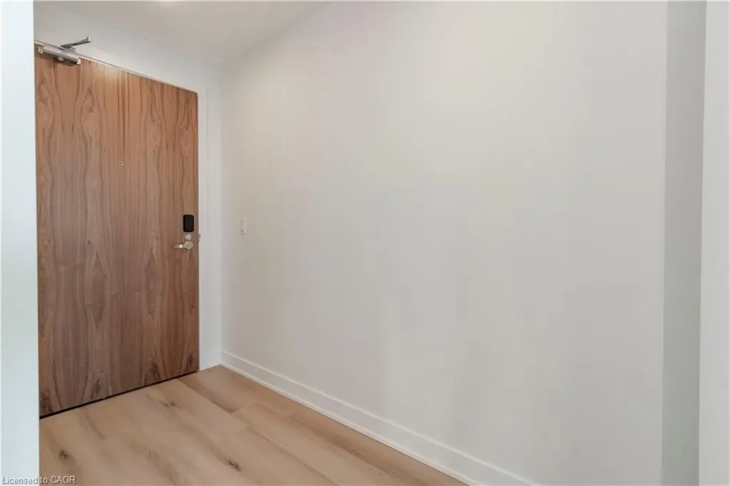 25 Wellington Street S, #1906