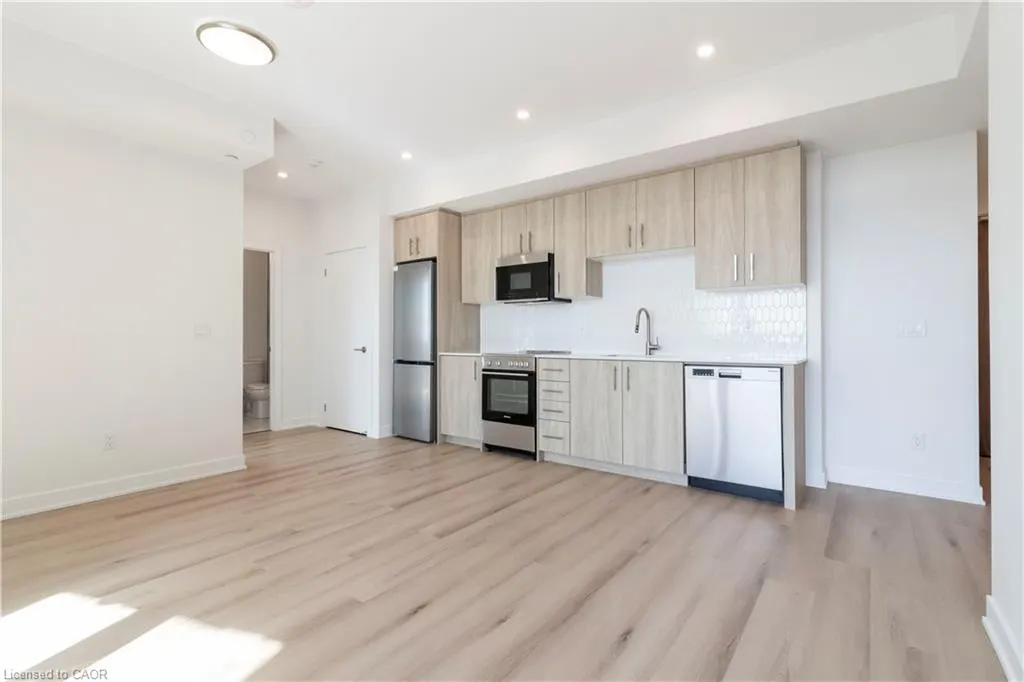 25 Wellington Street S, #1906