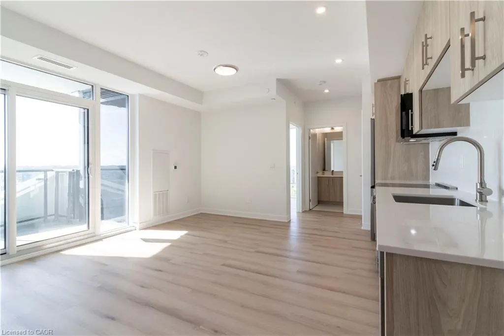 25 Wellington Street S, #1906