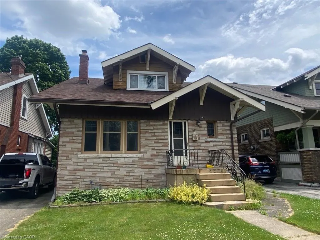 167 Balmoral Avenue S