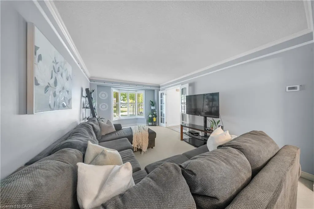 54 Pathfinder Crescent