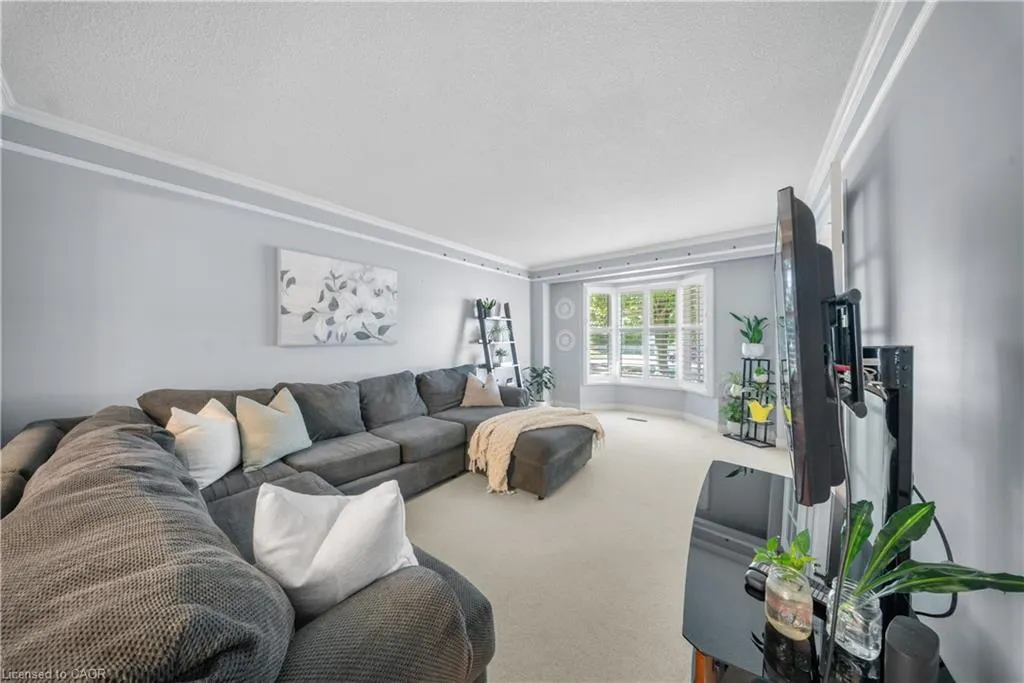 54 Pathfinder Crescent