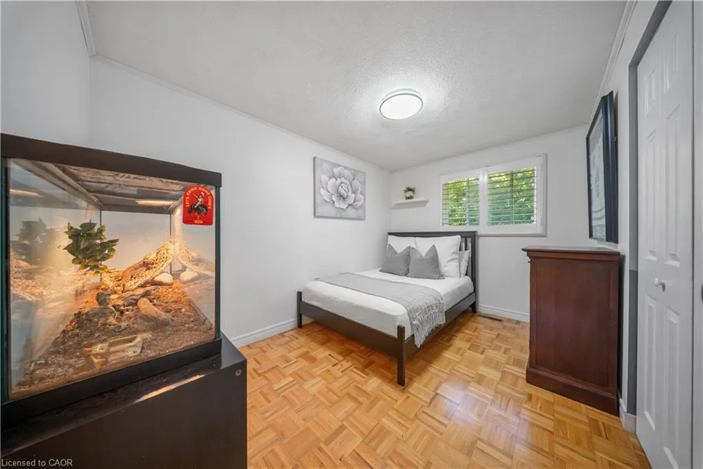 54 Pathfinder Crescent