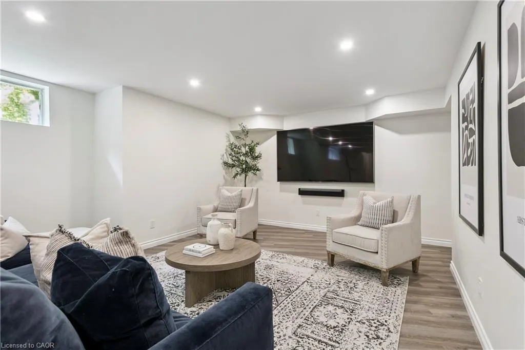 19 Lorraine Gardens