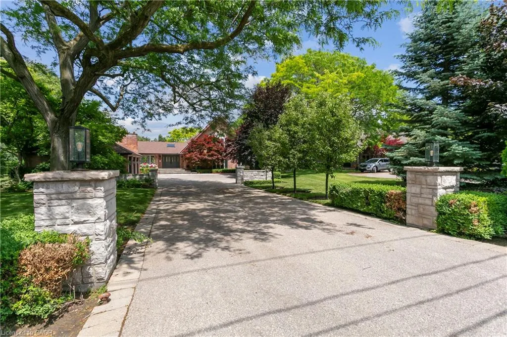 19 Lorraine Gardens