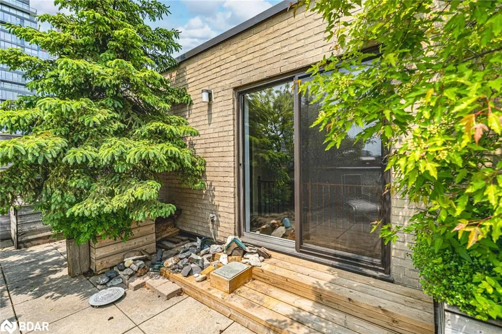 80 Front Street E, #824