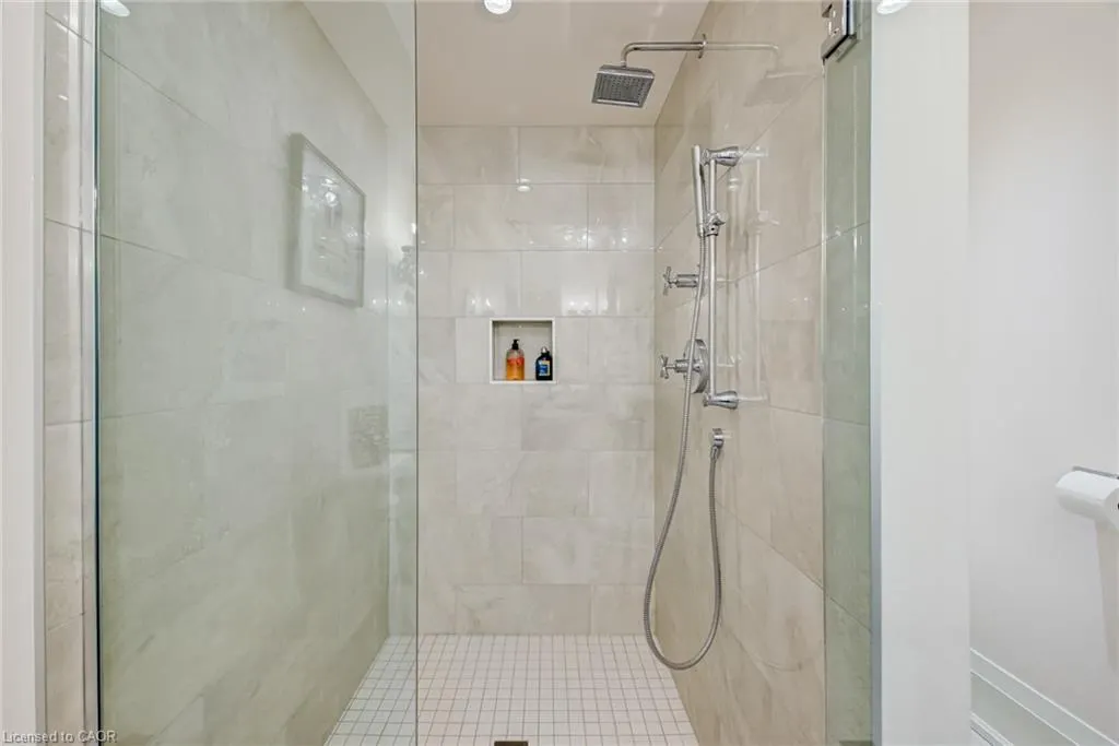 397 King Street W, #215