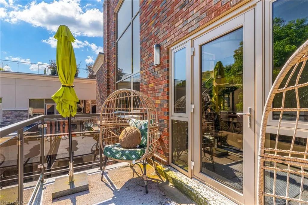 397 King Street W, #215
