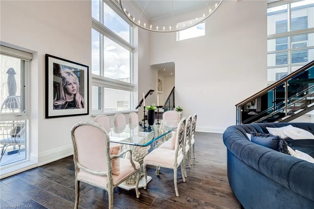397 King Street W, #215