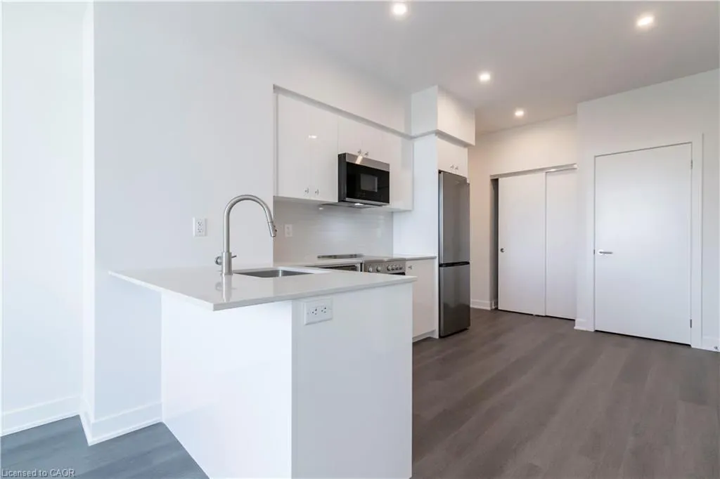 25 Wellington Street S, #1901
