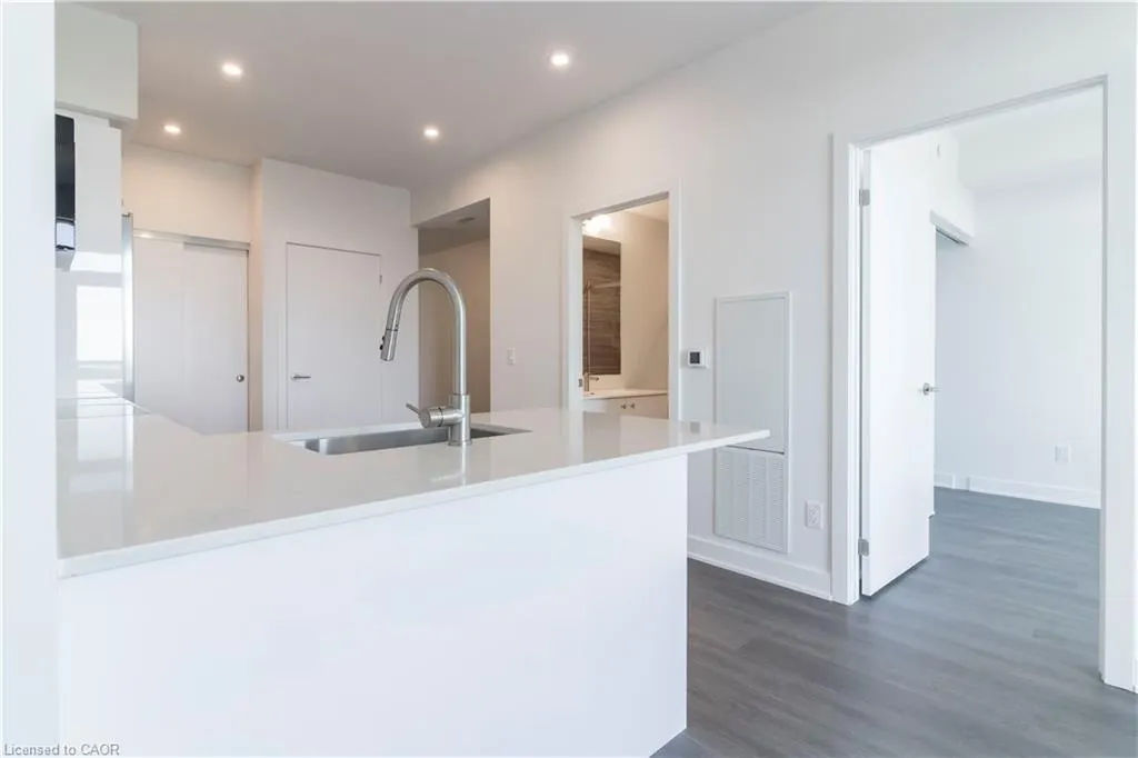 25 Wellington Street S, #1901
