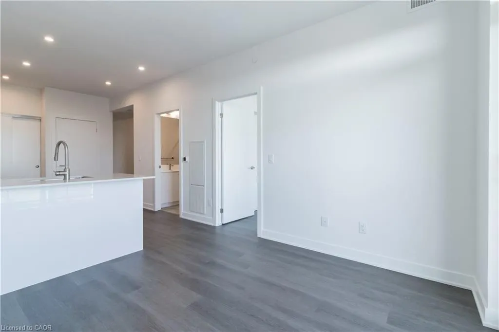 25 Wellington Street S, #1901