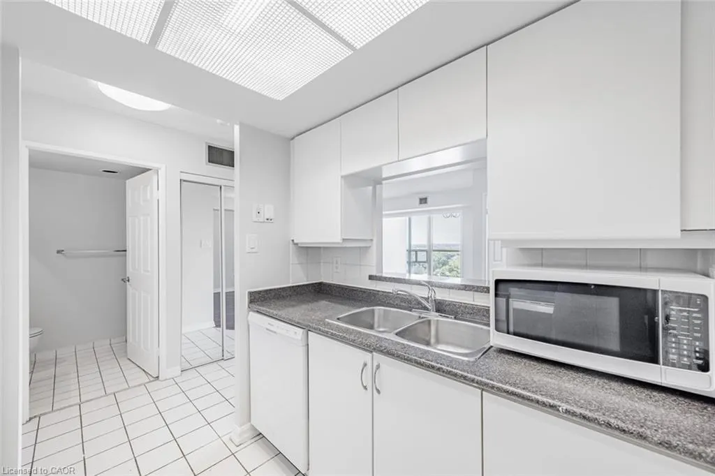 285 Enfield Place, #1405