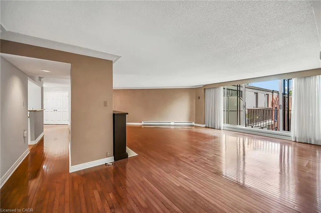 150 Wilson Street W, #PH1