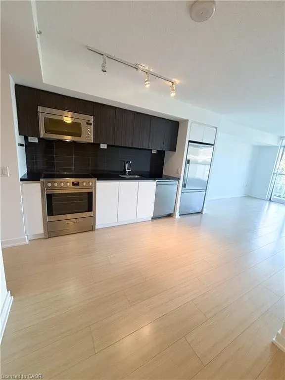 75 Queens Wharf Road, #303