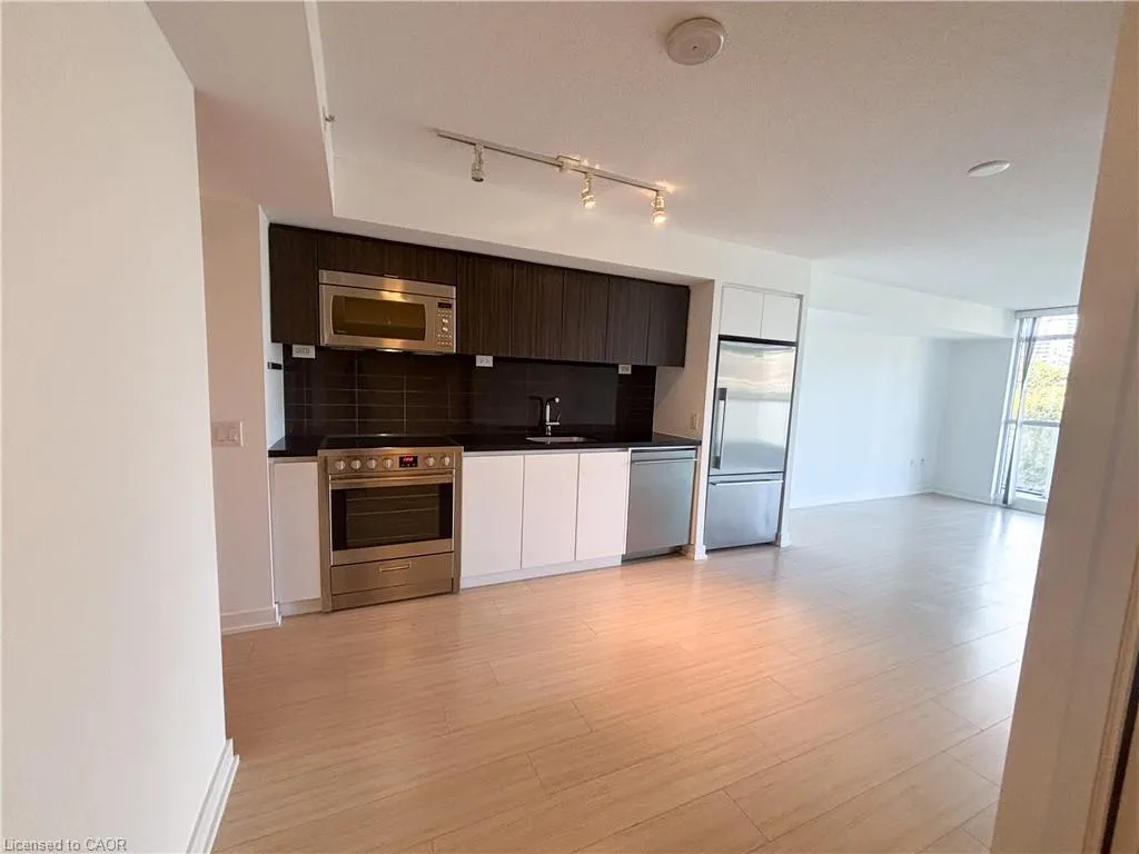 75 Queens Wharf Road, #303