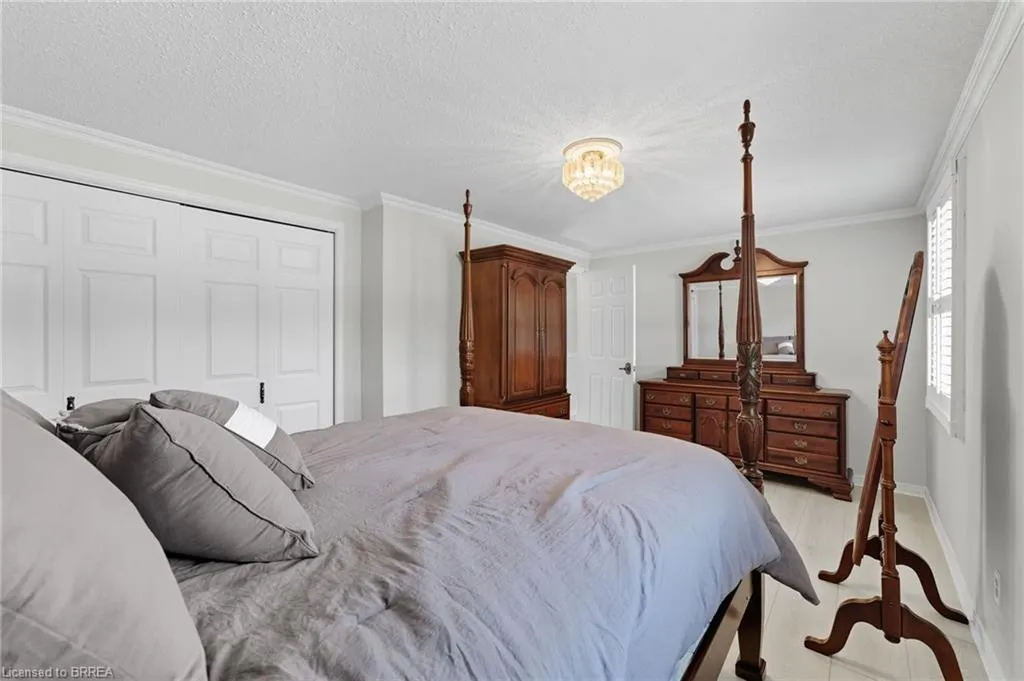 324 Burnett Avenue
