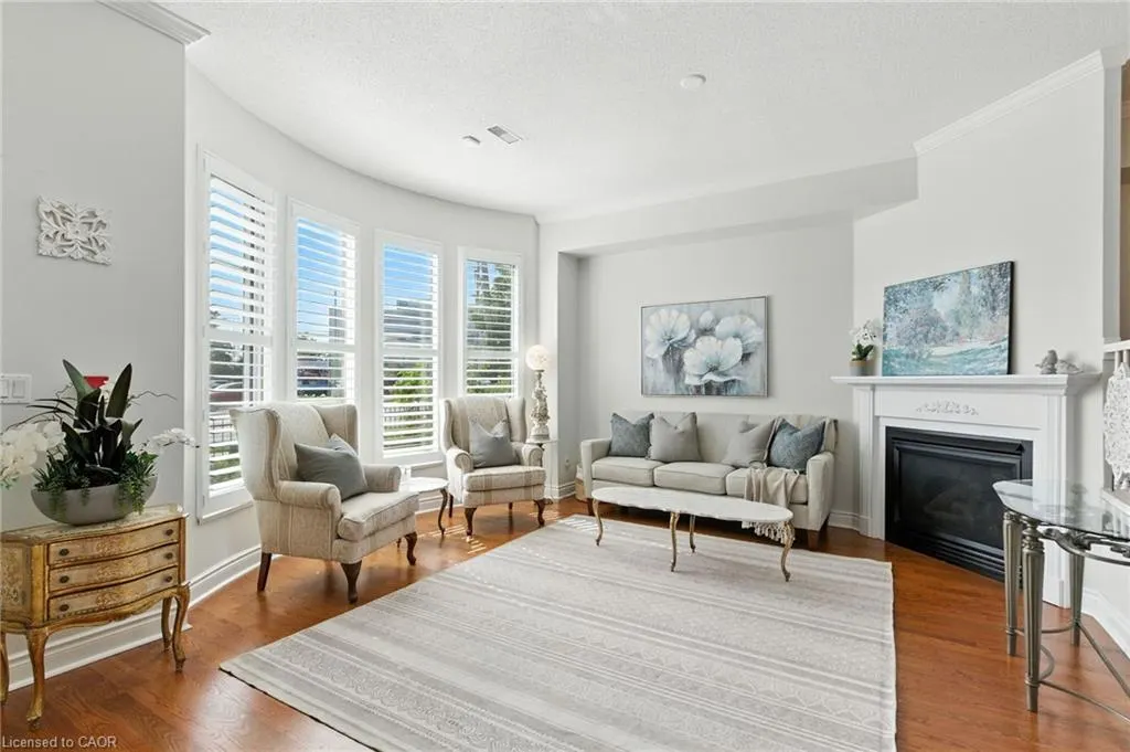 442 Maple Avenue, #7