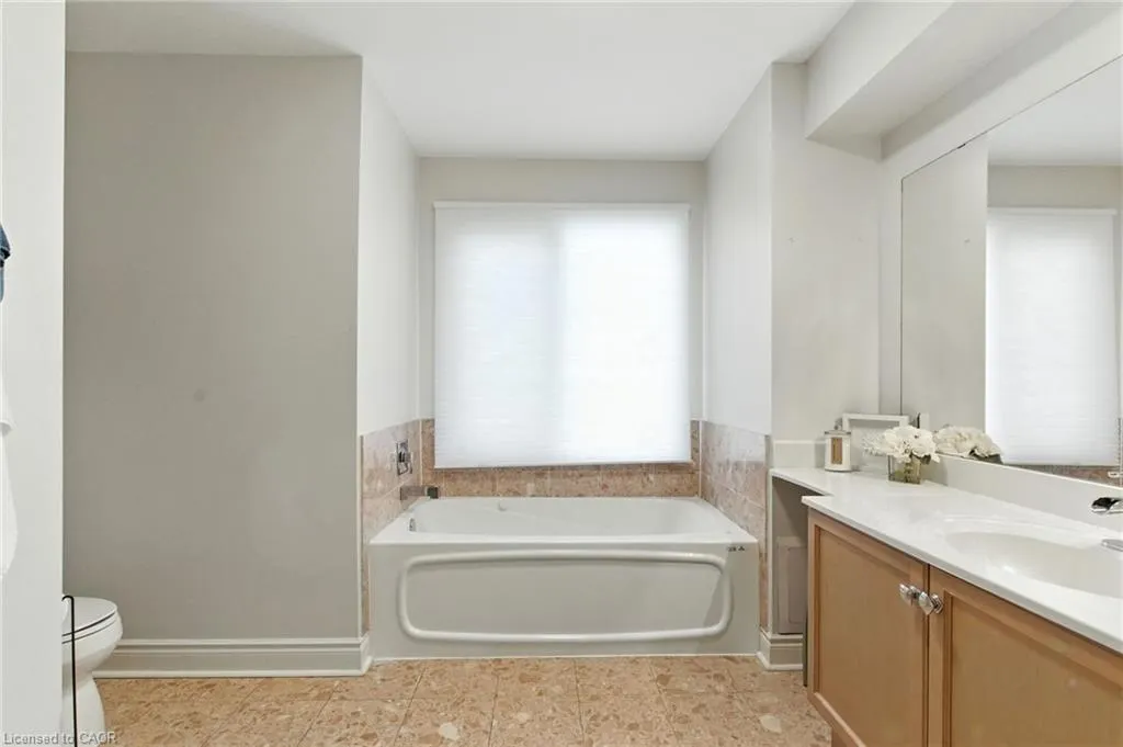 442 Maple Avenue, #7