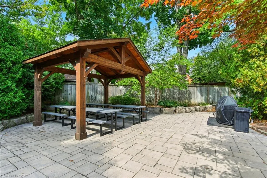 442 Maple Avenue, #7