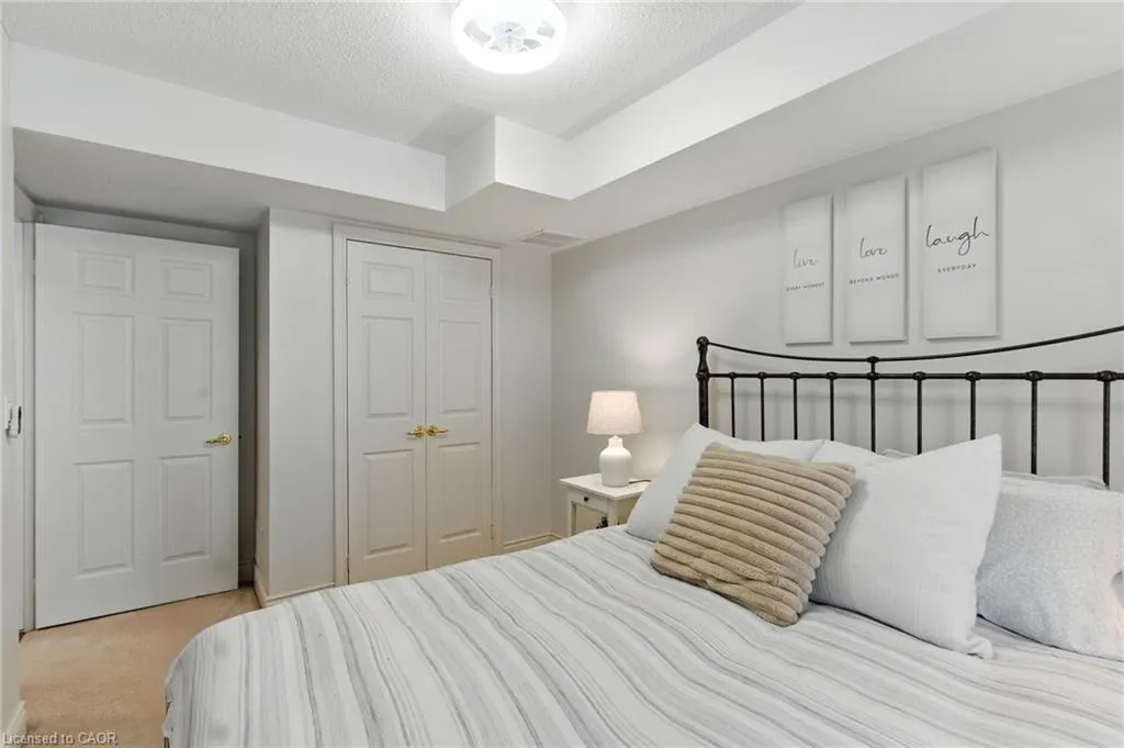 442 Maple Avenue, #7