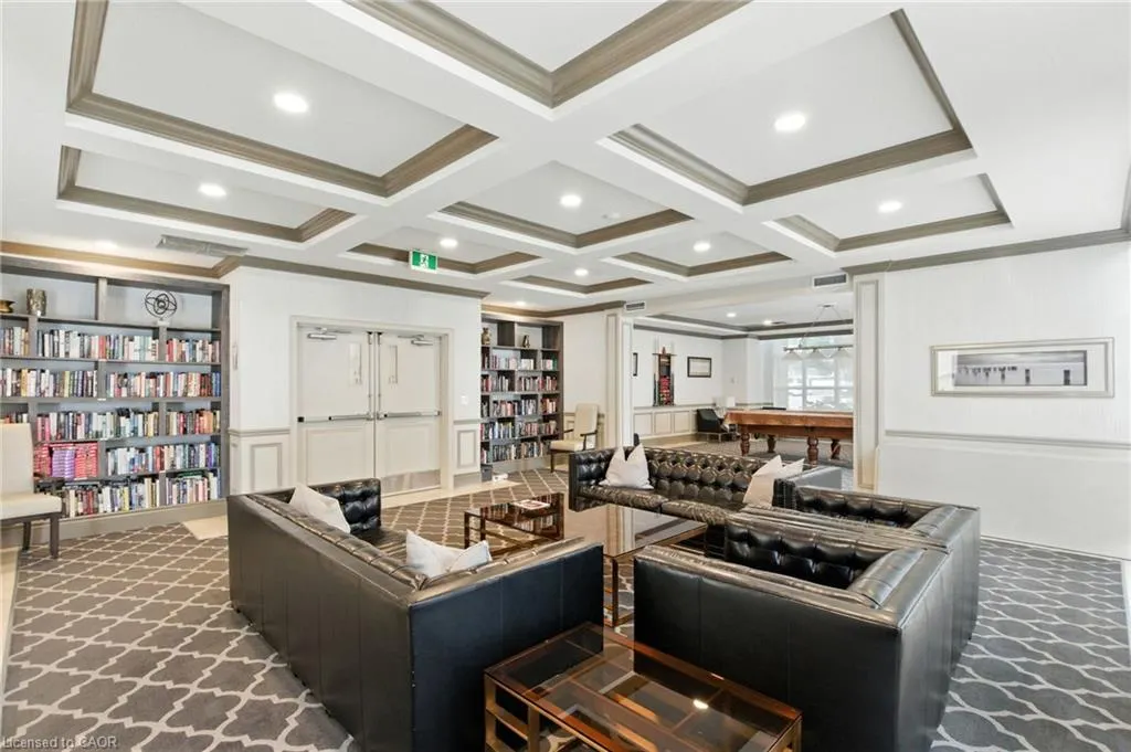 442 Maple Avenue, #7