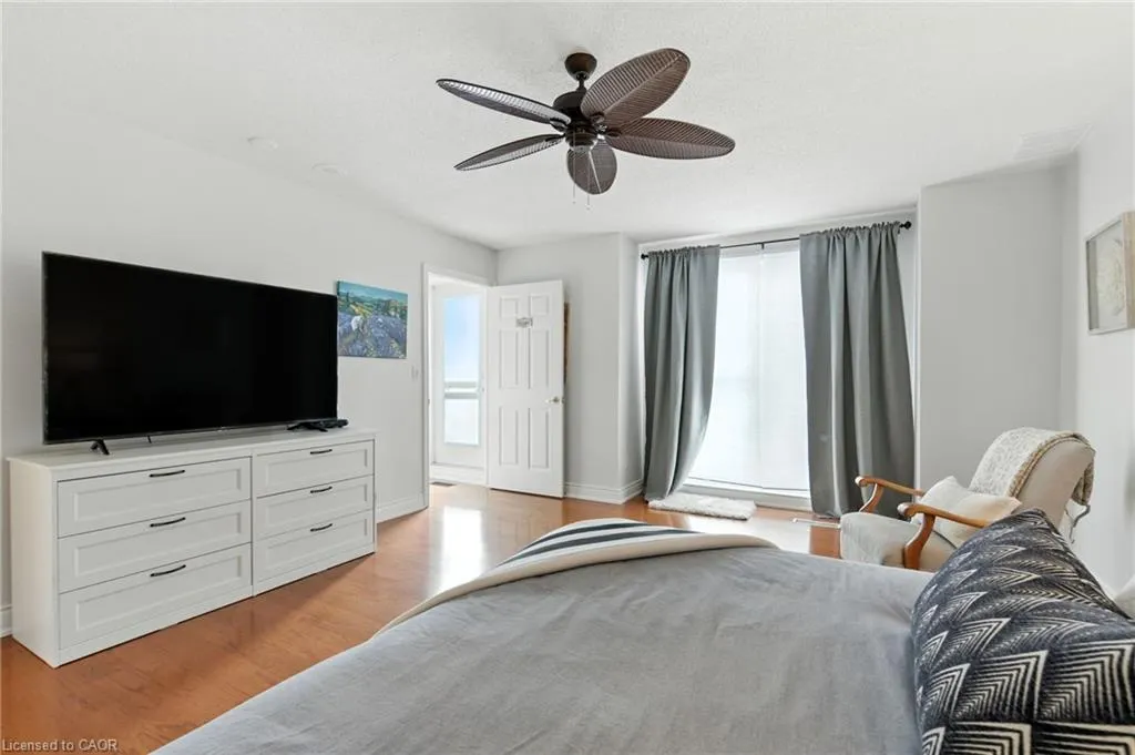 442 Maple Avenue, #7
